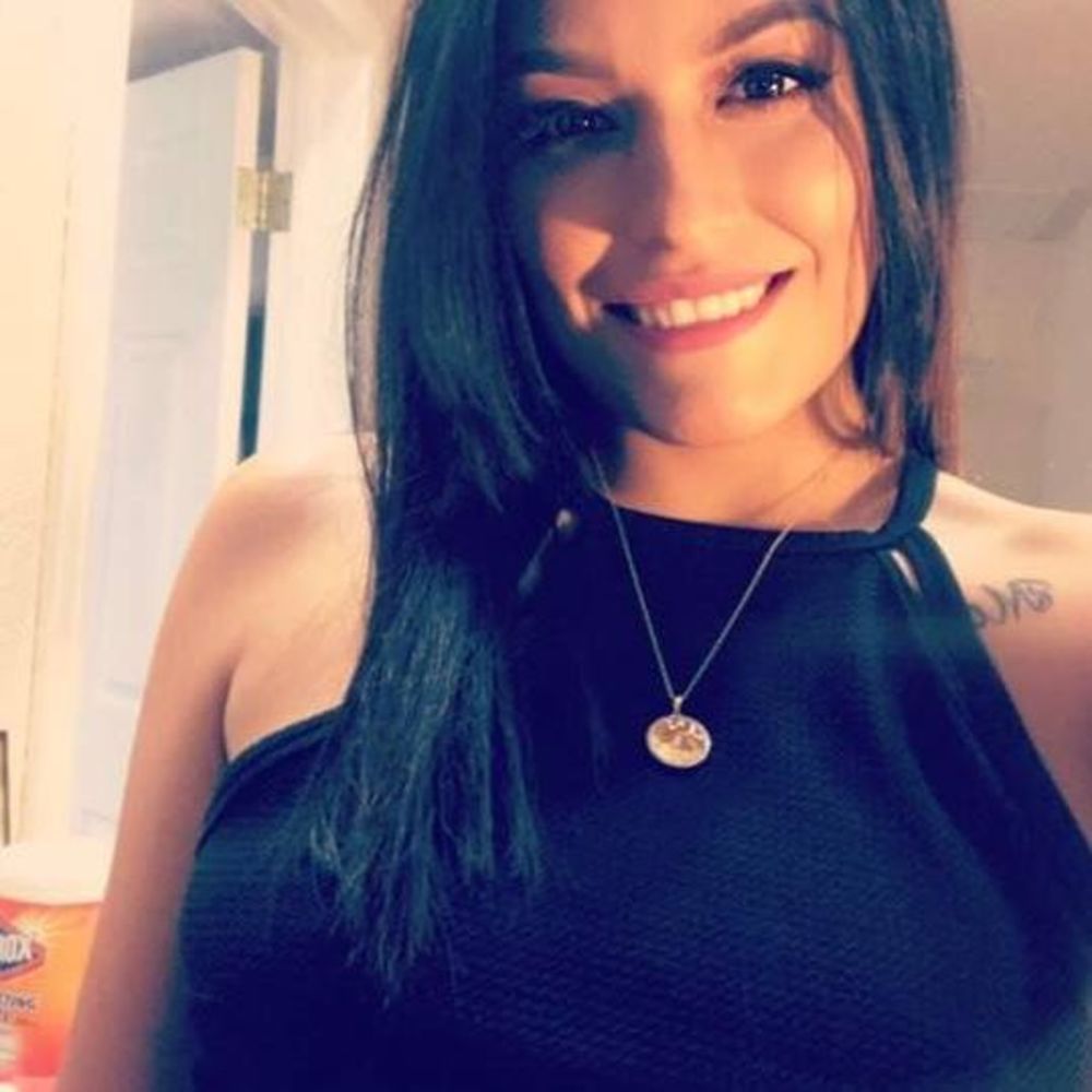 Meet your Posher, Carolina